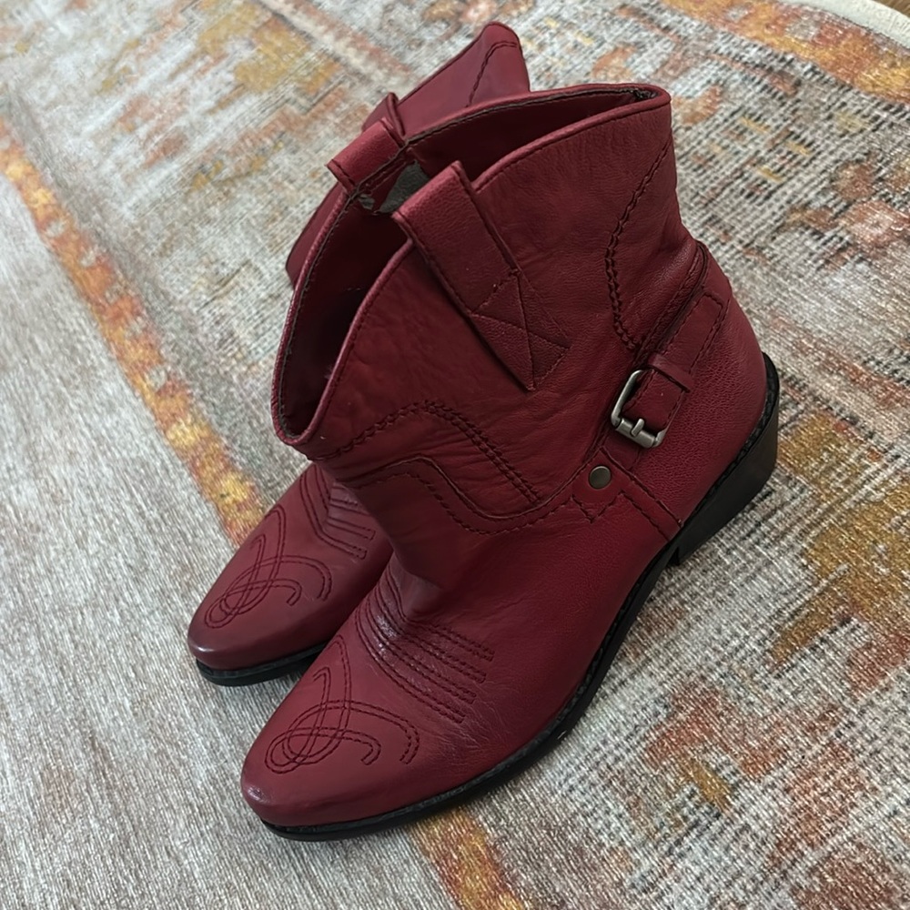 Beautiful cowboy boots